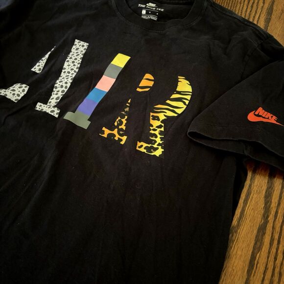 Nike Air DNA Archives Graphic T-shirt Men Large Black Short Sleeve - Picture 1 of 9